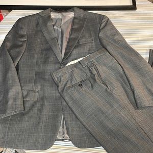 Classy Mens Hart, Schaffner & Marx Gray & Blue Checkered Two-Piece Suit!